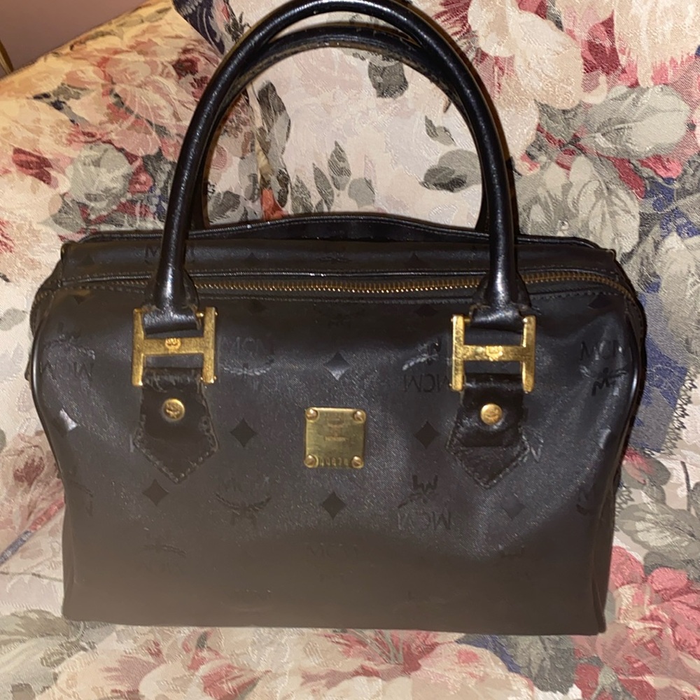 MCM BLACK HANDBAG SATCHEL EUC MUNCHEN D0676